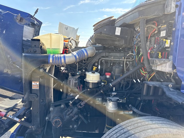 2019-peterbilt-579-image-55