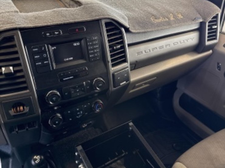 2019-ford-f550-image-25