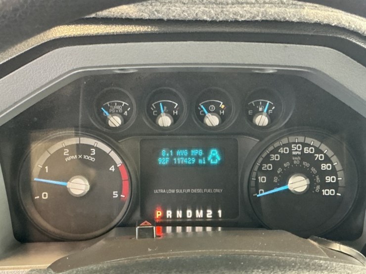2013-ford-f550-image-18