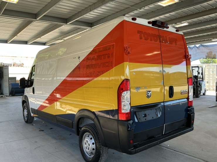 2020-dodge-2500-image-5