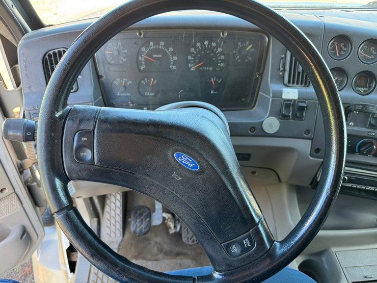 1997-ford-tractor-image-48