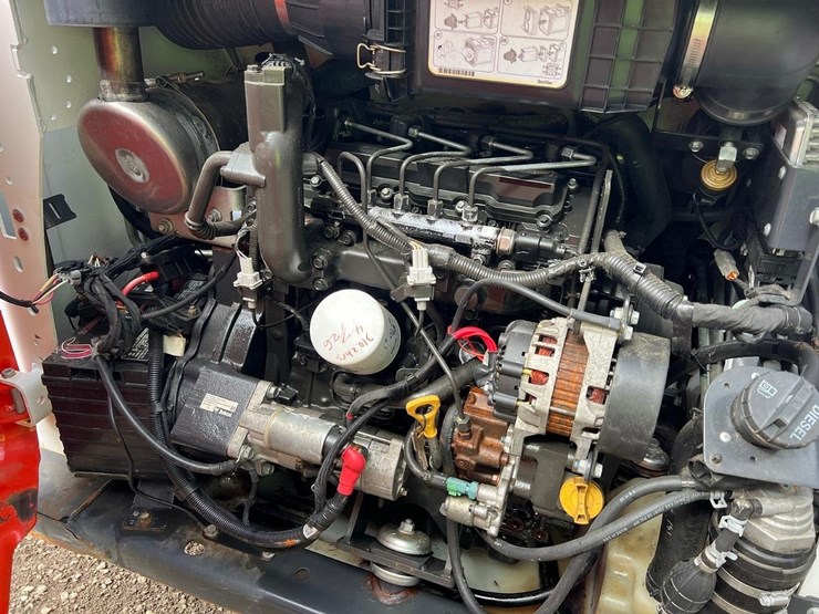 2018-bobcat-s570-image-6