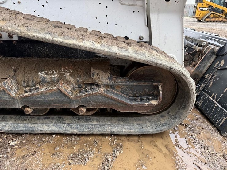 2024-bobcat-t770-image-14