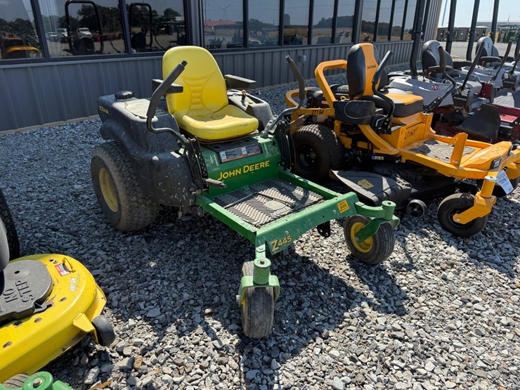 john-deere-z445-image-2