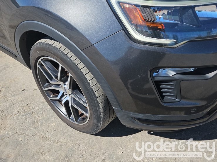 2019-ford-explorer-image-43