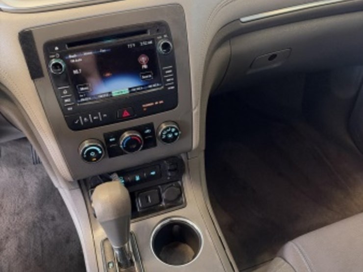 2016-chevrolet-traverse-image-20