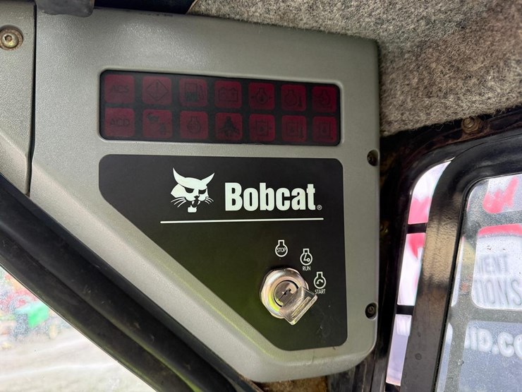 2006-bobcat-t300-image-22