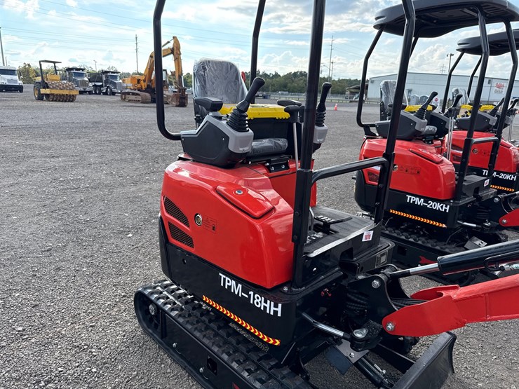 #1070-•-2026-tpm-18hh-mini-excavator-image-5