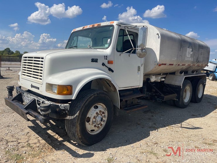 2001-international-4900-t/a-water-truck-image-7