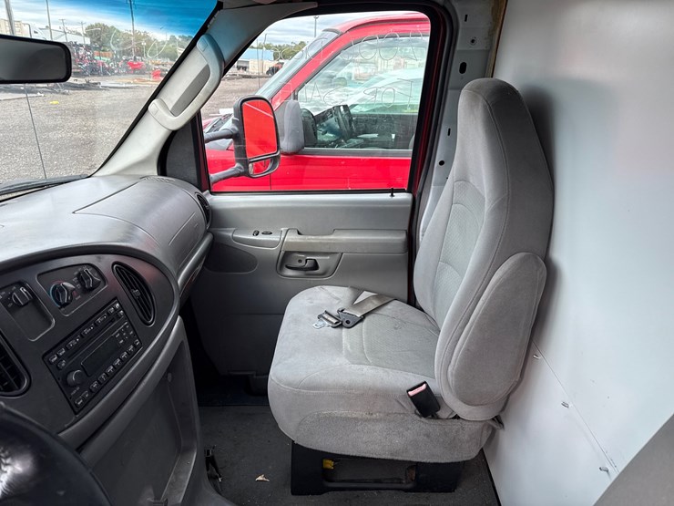 2006-ford-e450-image-14