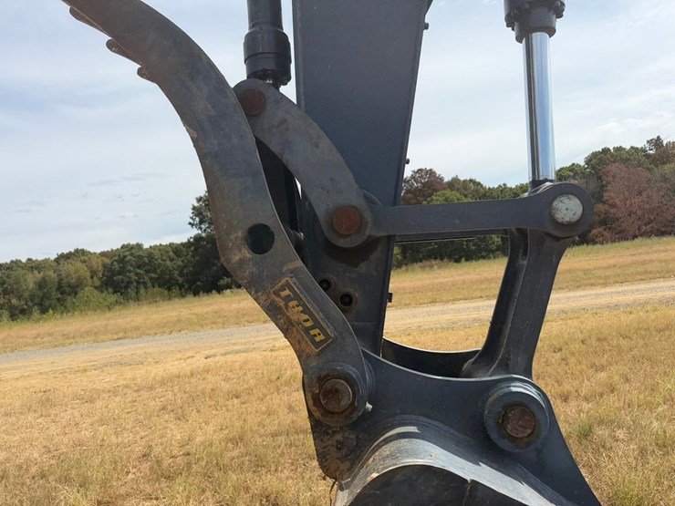 2024-deere-210g-lc-image-19