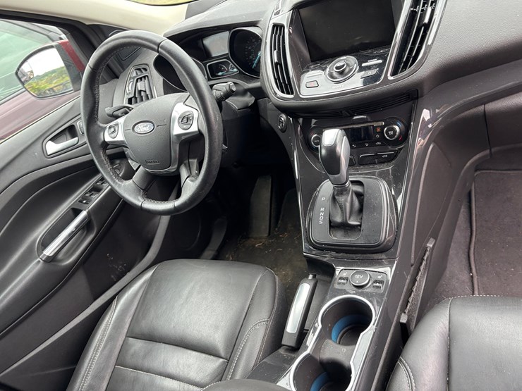2015-ford-escape-image-46