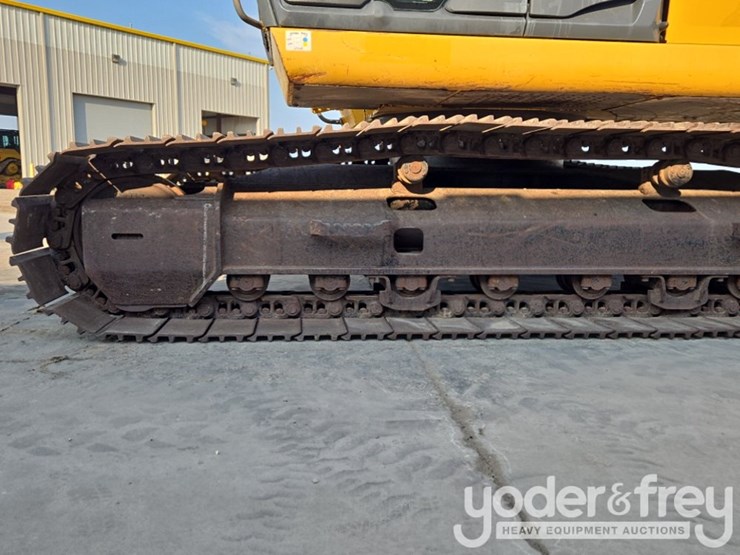 2019-deere-210g-lc-image-9