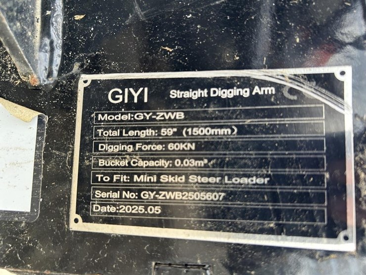 giyi-common-interface-backhoe-attachment-image-6