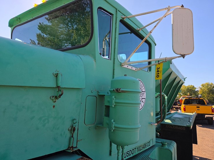 #3410-•-1974-oshkosh-p2025-1e1-plow-truck-image-21