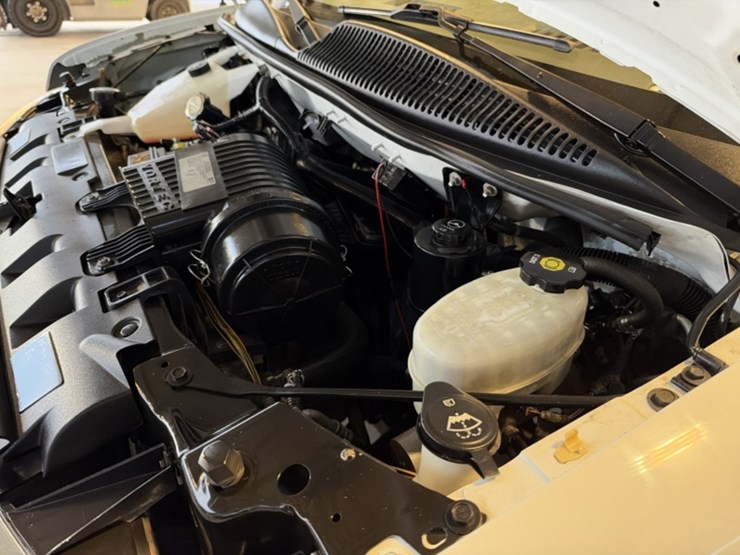 2018-chevrolet-express-2500-image-16