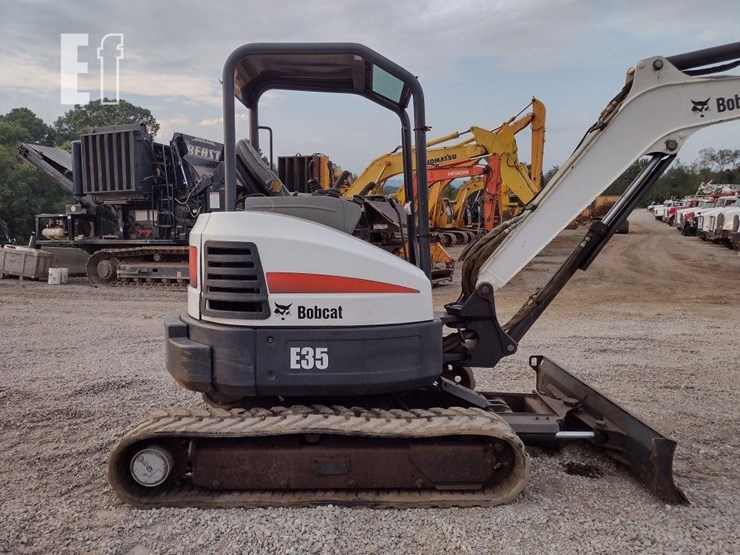 2010-bobcat-e35-image-26