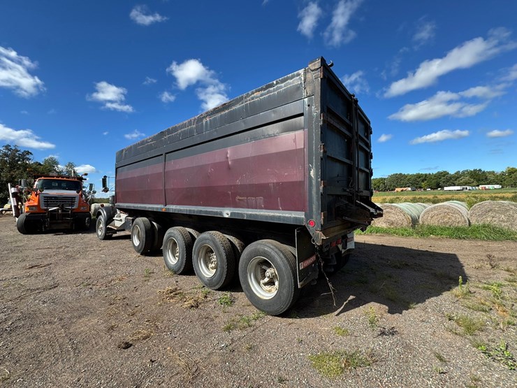 1981-kenworth-w900-image-3