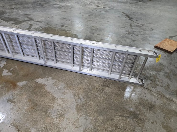 #9729-•-20"x20'-aluminum-walk-plank-image-8