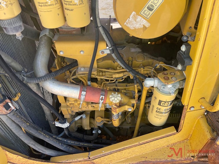 2010-cat-d7e-crawler-dozer-image-10