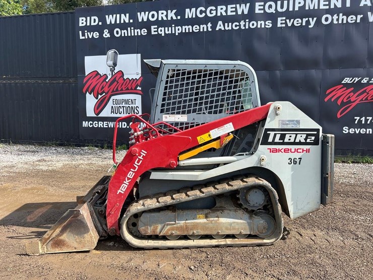 2023-takeuchi-tl8-image-3