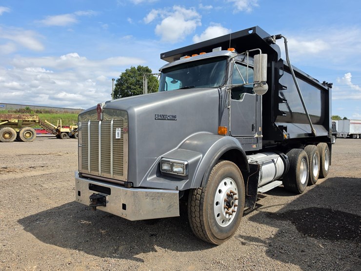 2013-kenworth-t800-image-1