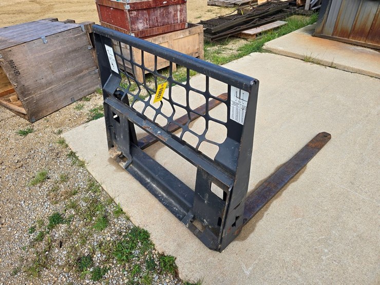 #9681-•-bobcat-48"-pallet-forks-image-4