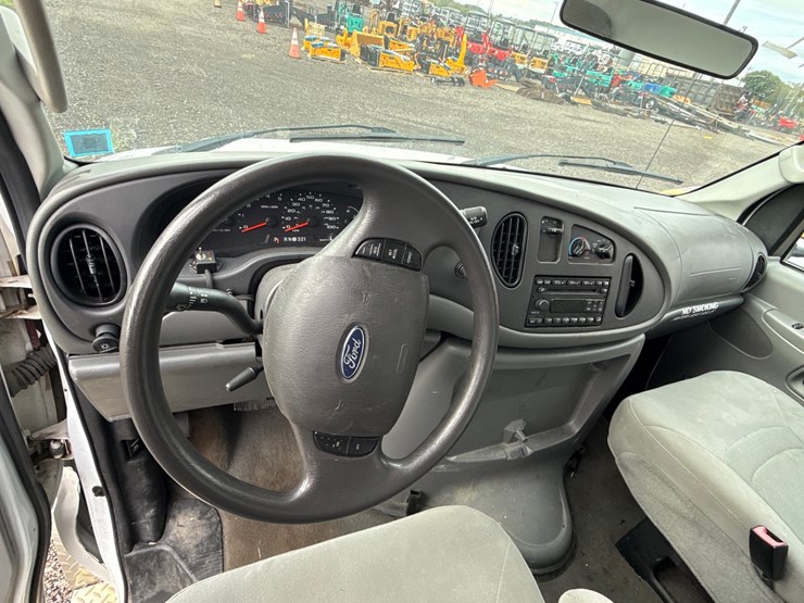 2008-ford-e450-image-16