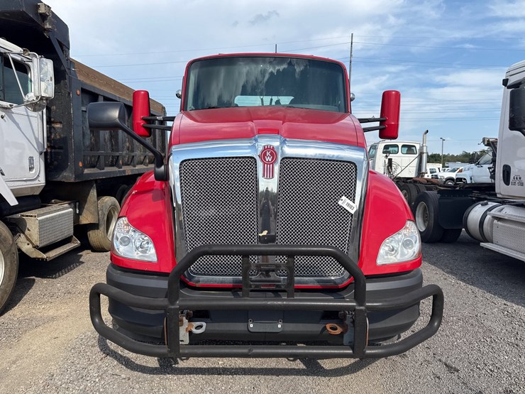 2019-kenworth-t680-image-2