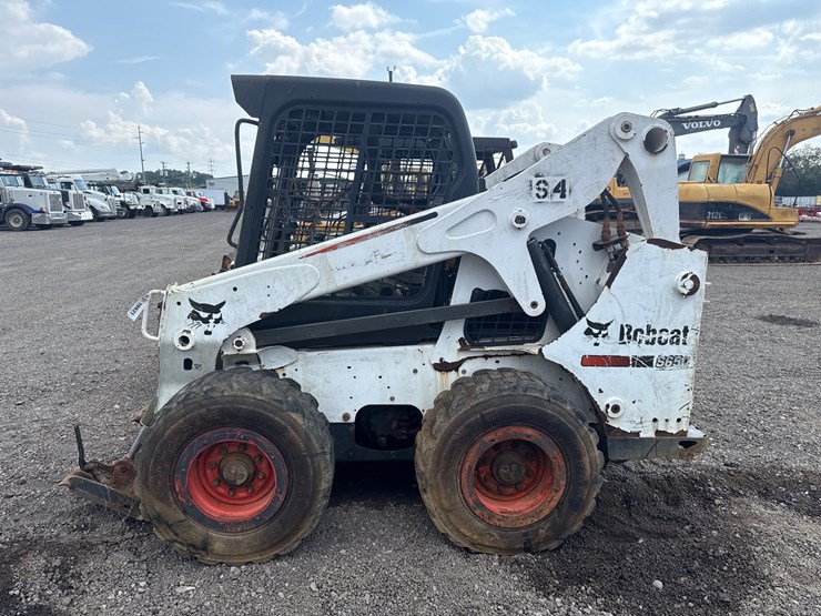 2015-bobcat-s650-image-12