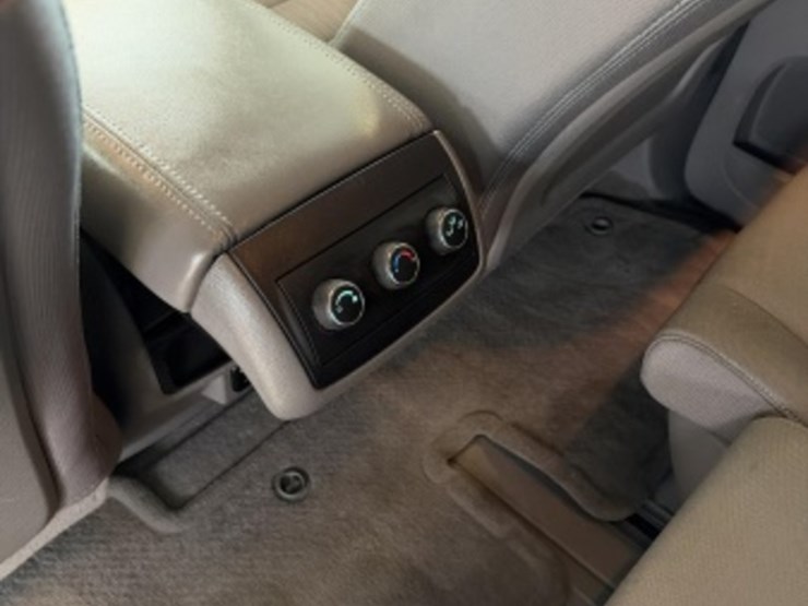 2016-chevrolet-traverse-image-25