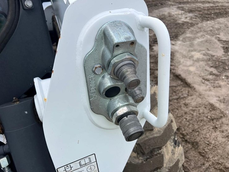 2018-bobcat-s570-image-13