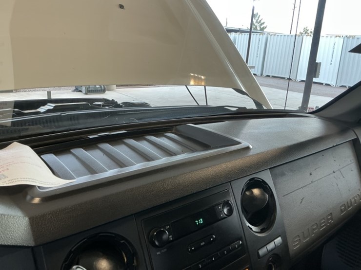 2013-ford-f550-image-19