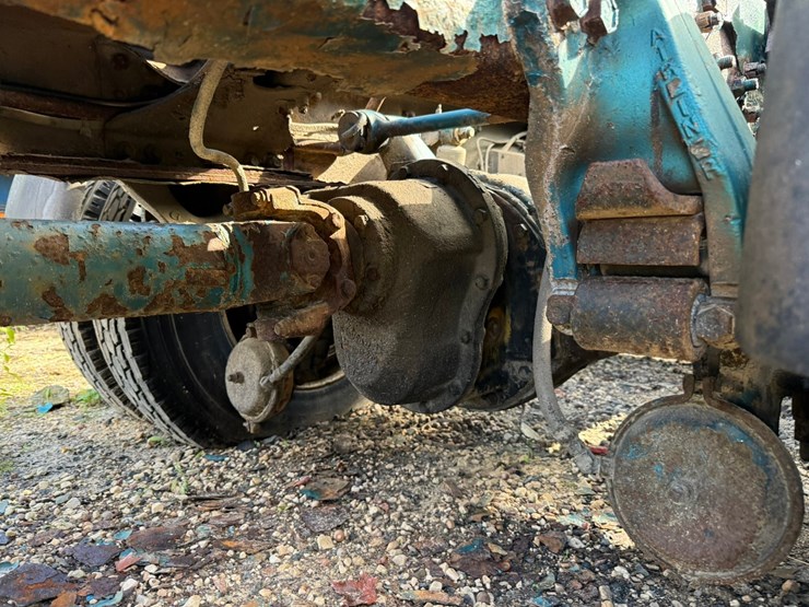 #3509-•-freightliner-sleeper-cab-truck-tractor-image-44