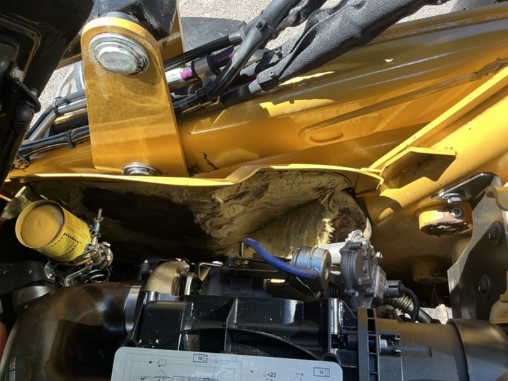 2019-caterpillar-420f2-it-image-21