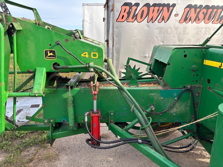 john-deere-338-image-11