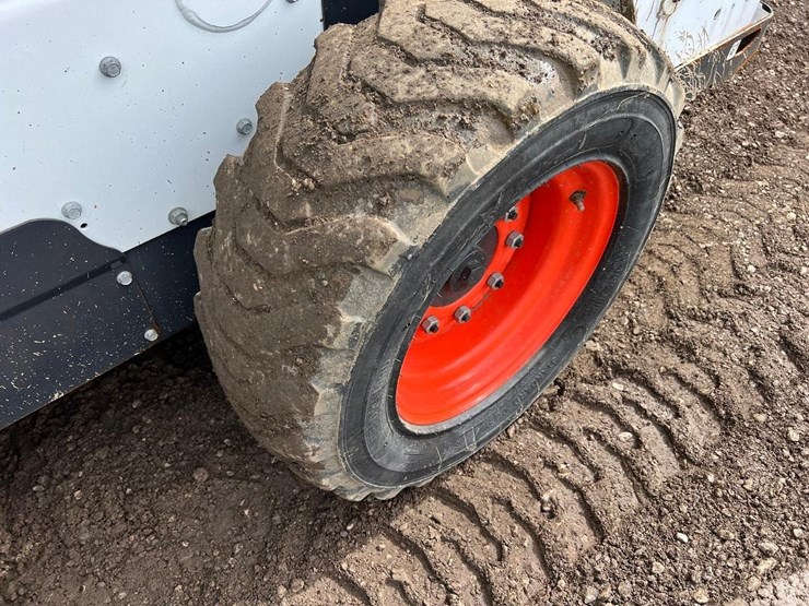 2018-bobcat-s570-image-15