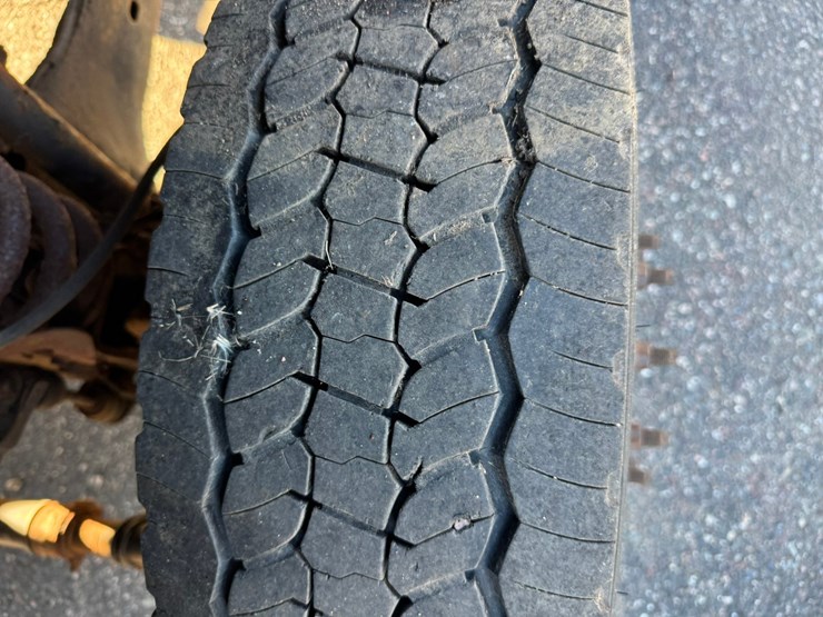 2013-ford-f550-image-54