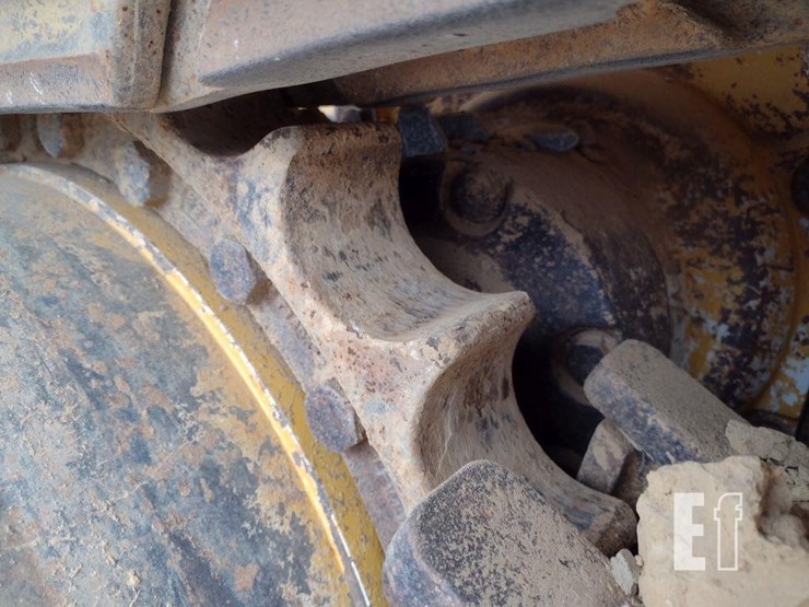2016-deere-850k-image-32