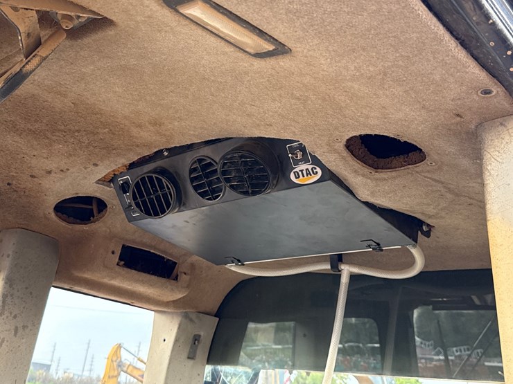 caterpillar-953c-image-16