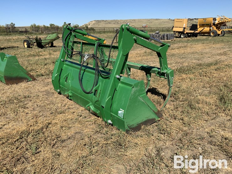 john-deere-grapple-bucket-image-5