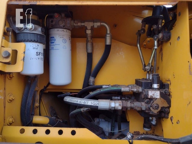 2000-deere-650h-lt-image-45