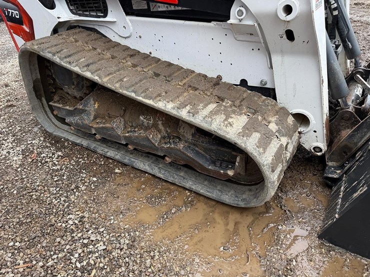 2024-bobcat-t770-image-12