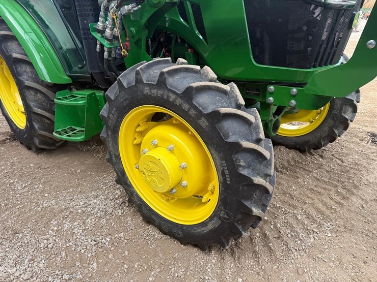 2021-john-deere-5055e-image-11