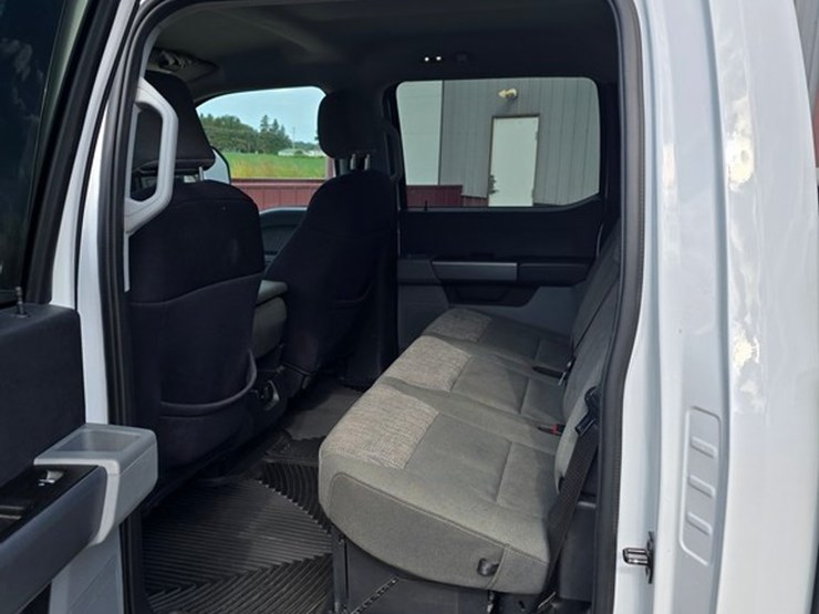 2023-ford-f350-xlt-image-12