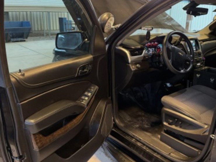 2019-chevrolet-tahoe-image-26