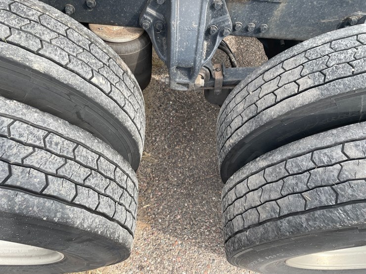 2017-kenworth-t680-image-85