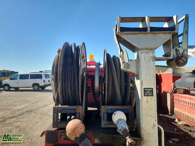 2011-ford-f550-image-38