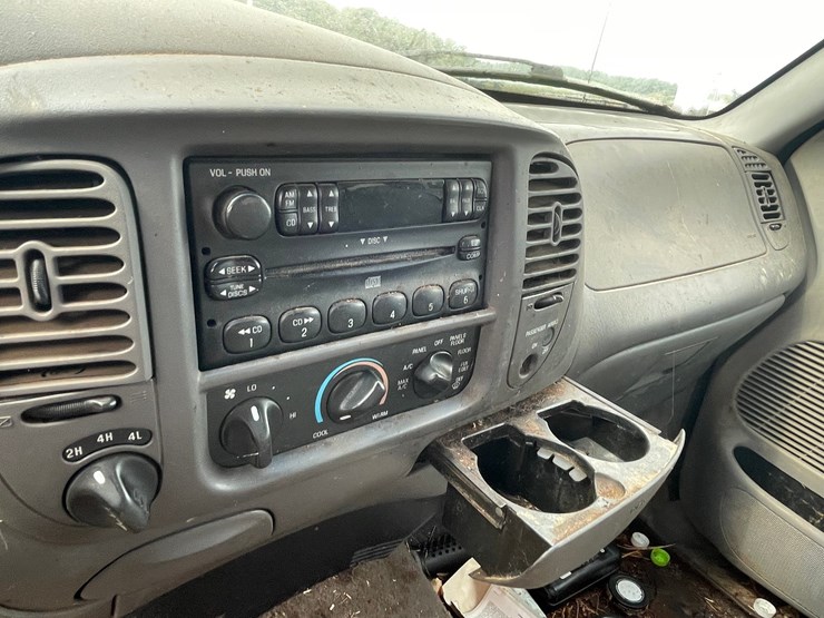2003-ford-f150-image-32
