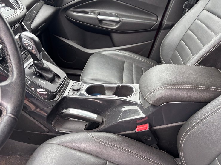 2015-ford-escape-image-22